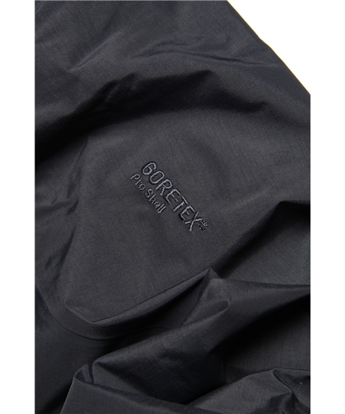 BEAMS(ビームス)の「ARC'TERYX / “BETA AR JACKET”(ブルゾン・メンズ・ブラック/ダークグリーン・X-SMALL/SMALL/MEDIUM)」の4枚目の写真