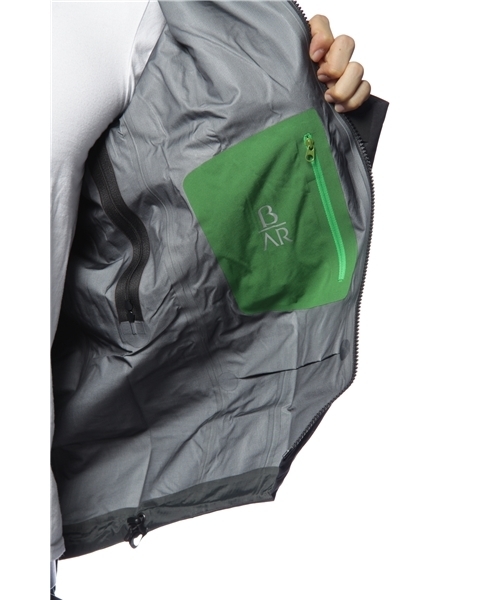 BEAMS(ビームス)の「ARC'TERYX / “BETA AR JACKET”(ブルゾン・メンズ・ブラック/ダークグリーン・X-SMALL/SMALL/MEDIUM)」の5枚目の写真