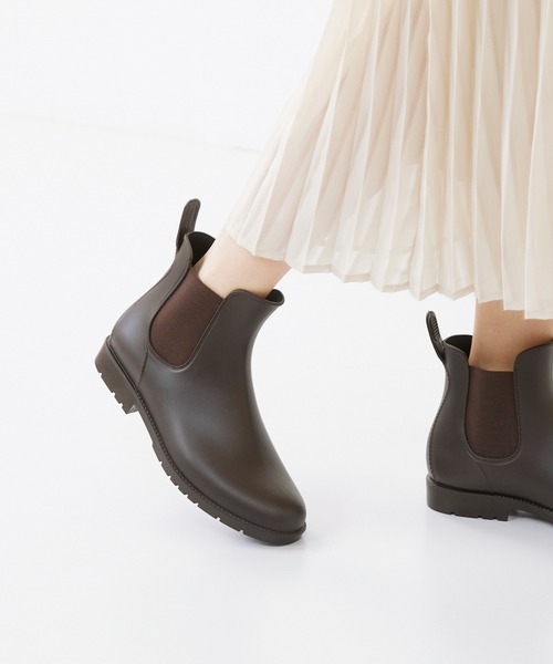 menue(メヌエ)の「サイドゴア 防水 レインブーツ(レインシューズ・レディース・グレー/ネイビー/ブラック/カーキ/ダークブラウン/ベージュ/アイボリー・LL/M/SS/3L/L/S/5L/6L/4L/19.0cm/21.0cm/20.0cm/19.5cm/21.5cm)」の4枚目の写真