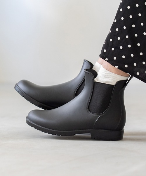 menue(メヌエ)の「サイドゴア 防水 レインブーツ(レインシューズ・レディース・グレー/ネイビー/ブラック/カーキ/ダークブラウン/ベージュ/アイボリー・LL/M/SS/3L/L/S/5L/6L/4L/19.0cm/21.0cm/20.0cm/19.5cm/21.5cm)」の11枚目の写真