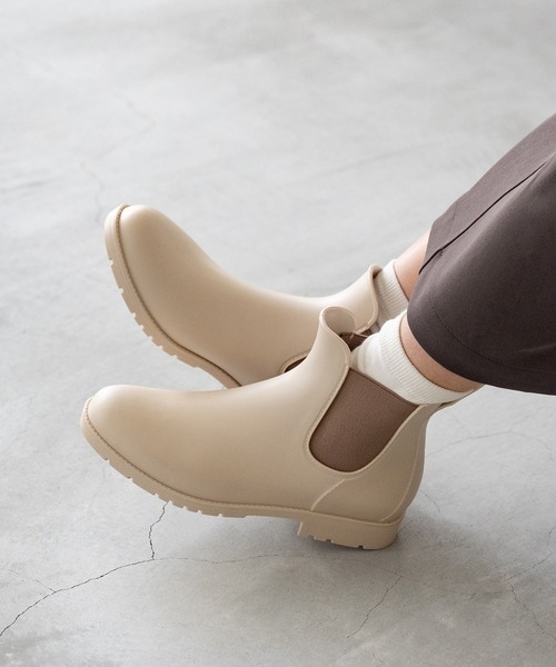 menue(メヌエ)の「サイドゴア 防水 レインブーツ(レインシューズ・レディース・グレー/ネイビー/ブラック/カーキ/ダークブラウン/ベージュ/アイボリー・LL/M/SS/3L/L/S/5L/6L/4L/19.0cm/21.0cm/20.0cm/19.5cm/21.5cm)」の18枚目の写真