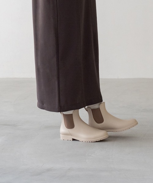 menue(メヌエ)の「サイドゴア 防水 レインブーツ(レインシューズ・レディース・グレー/ネイビー/ブラック/カーキ/ダークブラウン/ベージュ/アイボリー・LL/M/SS/3L/L/S/5L/6L/4L/19.0cm/21.0cm/20.0cm/19.5cm/21.5cm)」の16枚目の写真
