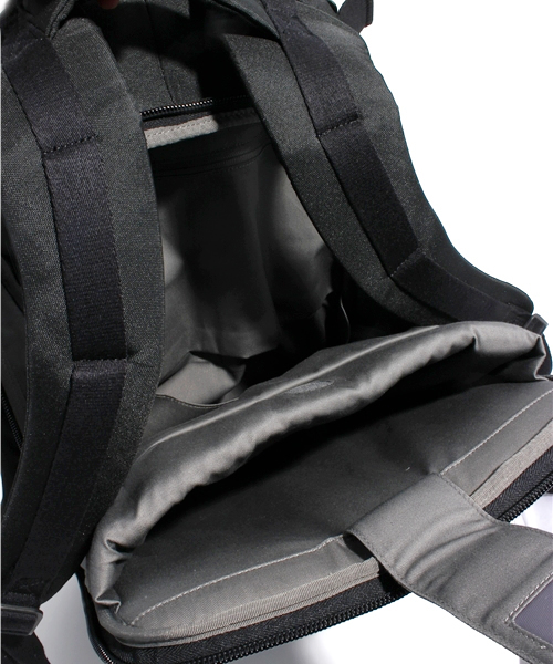 MIDWEST（ミッドウエスト）の「Cote&Ciel 15-17インチリュック（バックパック/リュック・メンズ・ブラック/グレー・FREE）」の5枚目の写真