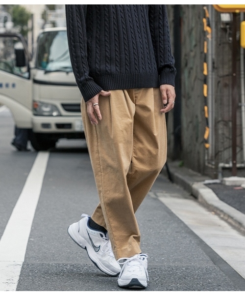 ADAM ET ROPE'（アダムエロペ）の「ストレッチコーデュロイワイドパンツ（その他パンツ・メンズ・ブラック/ベージュ/ダークブラウン・S/M/L）」の3枚目の写真