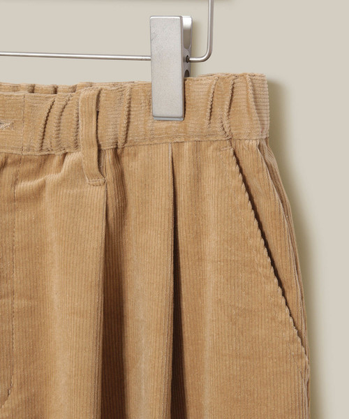 ADAM ET ROPE'（アダムエロペ）の「ストレッチコーデュロイワイドパンツ（その他パンツ・メンズ・ブラック/ベージュ/ダークブラウン・S/M/L）」の6枚目の写真