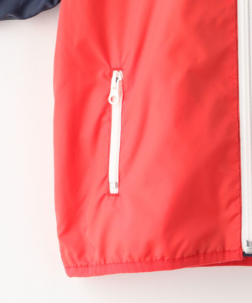 SHIPS（シップス）の「SHIPS KIDS:＜UVカット・撥水加工＞ポケッタブル パーカー(100～130cm)（ナイロンジャケット・キッズ・ネイビー/イエロー系その他2・110/120/130/100）」の6枚目の写真