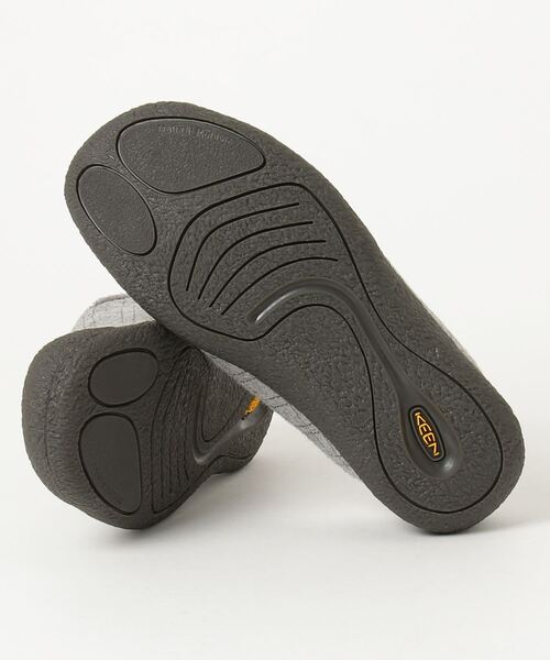 KEEN(キーン)の「HOWSER WRAP SLIDE / ハウザー ラップ スライド(スリッポン・レディース・グレー・24.5cm/23cm/24cm/25cm/22.5cm/23.5cm)」の3枚目の写真