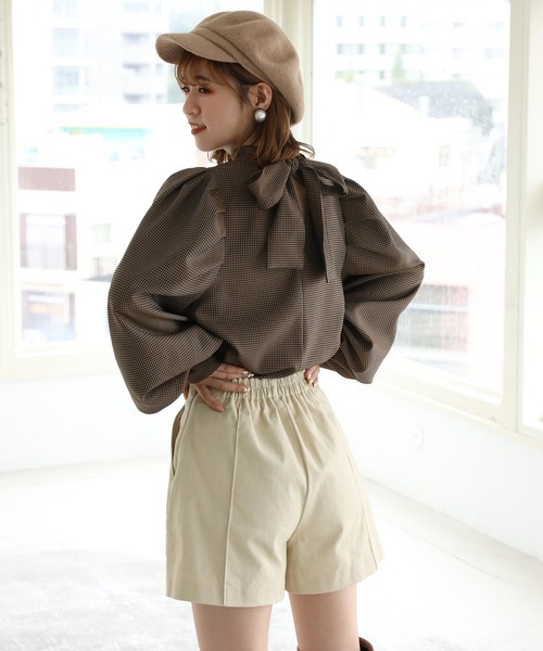 one after another NICE CLAUP(ワンアフターアナザーナイスクラップ)の「バックリボンブラウス(Tシャツ/カットソー・レディース・オフホワイト/ブラック/ベージュ/チェック・FREE)」の12枚目の写真
