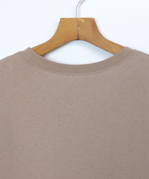 andme(アンドミー)の「USAコットン長袖オーバーサイズ裾ラウンドTシャツ(Tシャツ/カットソー・レディース・チャコールグレー/ブラック/オフホワイト/キナリ/ベージュ/ホワイト/ブルー系その他/ブラウン・M/S)」の10枚目の写真