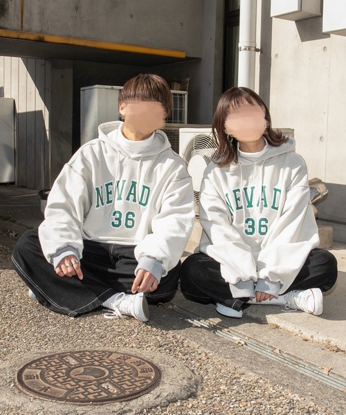 PairPair（ペアペア）の「ヘビーウェイトBIGロゴパーカー(ユニセックス)（パーカー・メンズ・ベージュ/ライトグレー・FREE）」の2枚目の写真