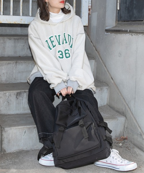 PairPair（ペアペア）の「ヘビーウェイトBIGロゴパーカー(ユニセックス)（パーカー・メンズ・ベージュ/ライトグレー・FREE）」の6枚目の写真