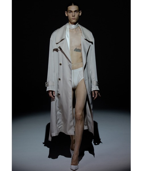 DRESSEDUNDRESSED（ドレスドアンドレスド）の「DRESSEDUNDRESSED Cupro Trenchcoat (DUS21542)（トレンチコート・メンズ・ベージュ・3）」の9枚目の写真