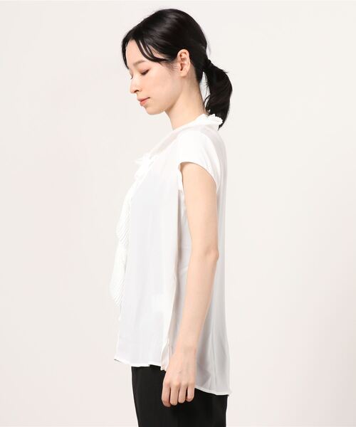 NARACAMICIE(ナラカミーチェ)の「ソフトジョーゼットプリーツタイブラウス(シャツ/ブラウス・レディース・オフホワイト/イエロー/ベージュ・SMALL/MEDIUM/LARGE)」の9枚目の写真