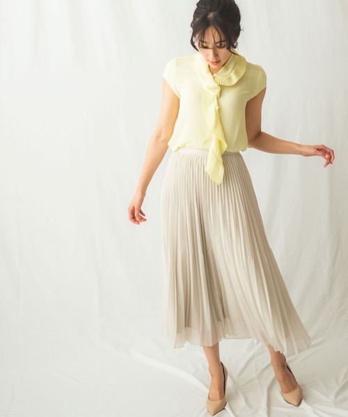 NARACAMICIE(ナラカミーチェ)の「ソフトジョーゼットプリーツタイブラウス(シャツ/ブラウス・レディース・オフホワイト/イエロー/ベージュ・SMALL/MEDIUM/LARGE)」の12枚目の写真
