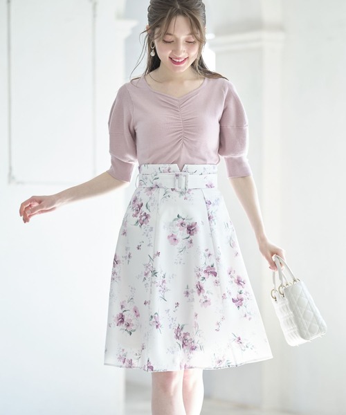 tocco closet(トッコ クローゼット)の「くるみバックルベルト付きフラワープリントフレアスカート(スカート・レディース・ブルー/ピンク・M)」の18枚目の写真