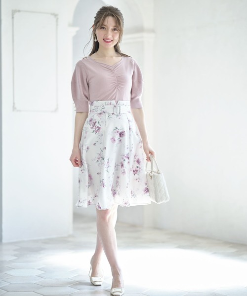 tocco closet(トッコ クローゼット)の「くるみバックルベルト付きフラワープリントフレアスカート(スカート・レディース・ブルー/ピンク・M)」の17枚目の写真