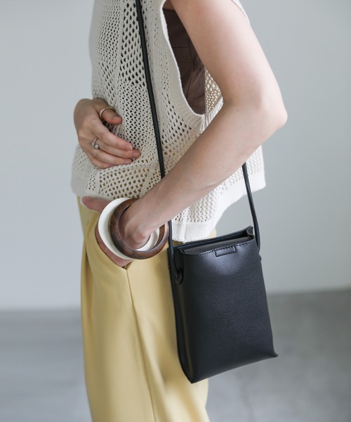 select MOCA（セレクトモカ）の「スクエアミニショルダーバッグ（ショルダーバッグ・レディース・ブラック/オリーブ/アイボリー・FREE）」の2枚目の写真