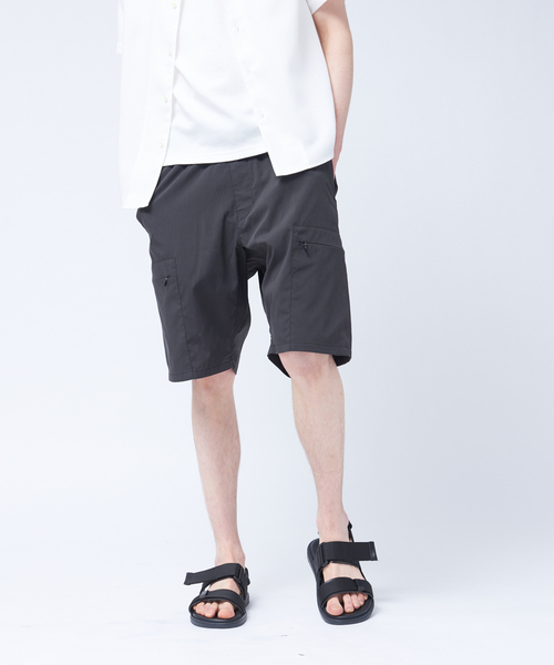ABAHOUSE（アバハウス）の「【DRY MIX】ユーティリティ ショートパンツ（その他パンツ・メンズ・グレイッシュブルー/グレイッシュベージュ/カーキ/チャコールグレー・44/48/46）」の2枚目の写真