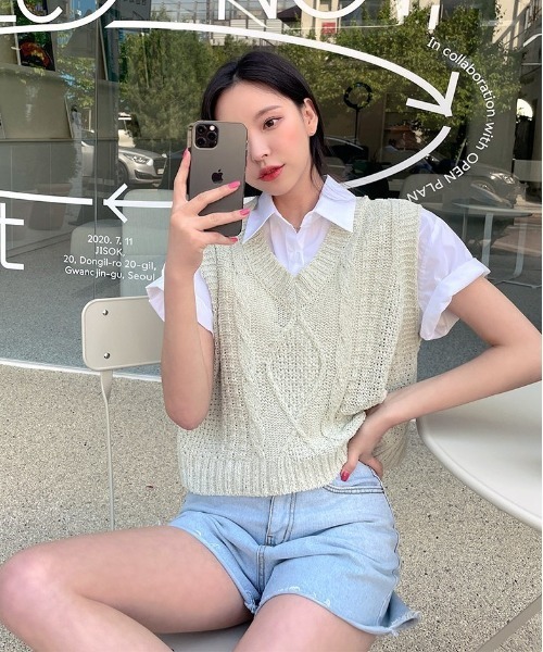 chuu（チュー）の「CHUU パステルサマーニットベスト（Tシャツ/カットソー・レディース・グレー/モカ/ミント/スカイブルー・FREE）」の10枚目の写真