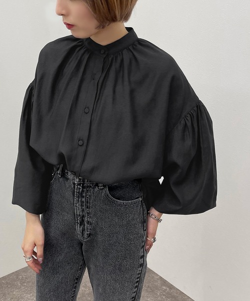 apres jour mignon（アプレジュールミニョン）の「バンドカラーボリュームシャツ【ZOZOTOWN限定アイテム】【6PO】（シャツ/ブラウス・レディース・ダークグリーン/ライトベージュ/オフホワイト/ブラック・フリー/X-LARGE）」の12枚目の写真