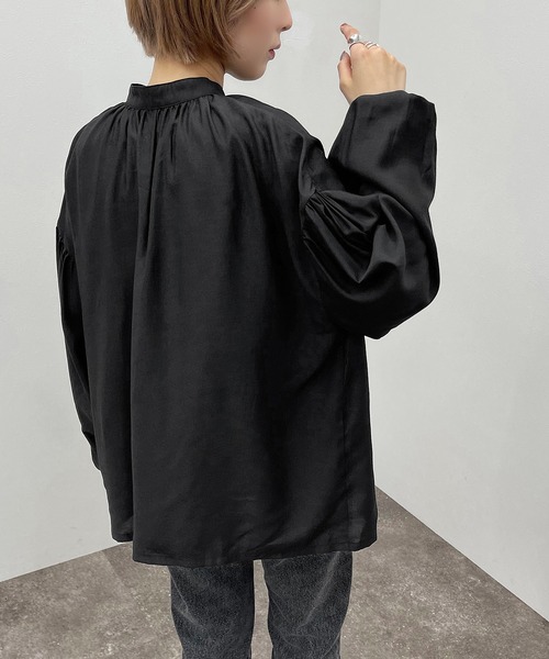 apres jour mignon（アプレジュールミニョン）の「バンドカラーボリュームシャツ【ZOZOTOWN限定アイテム】【6PO】（シャツ/ブラウス・レディース・ダークグリーン/ライトベージュ/オフホワイト/ブラック・フリー/X-LARGE）」の15枚目の写真