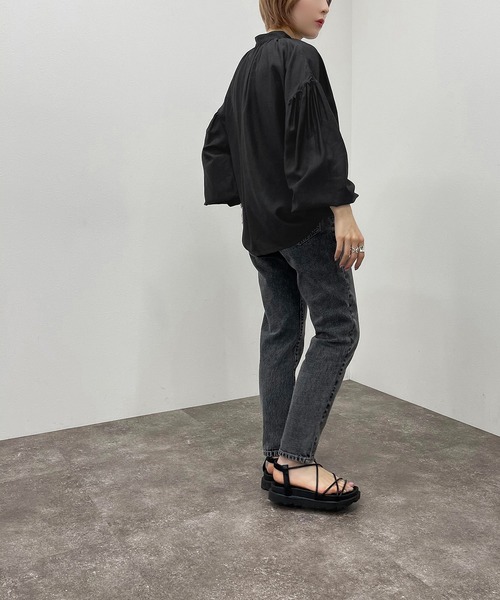 apres jour mignon（アプレジュールミニョン）の「バンドカラーボリュームシャツ【ZOZOTOWN限定アイテム】【6PO】（シャツ/ブラウス・レディース・ダークグリーン/ライトベージュ/オフホワイト/ブラック・フリー/X-LARGE）」の17枚目の写真