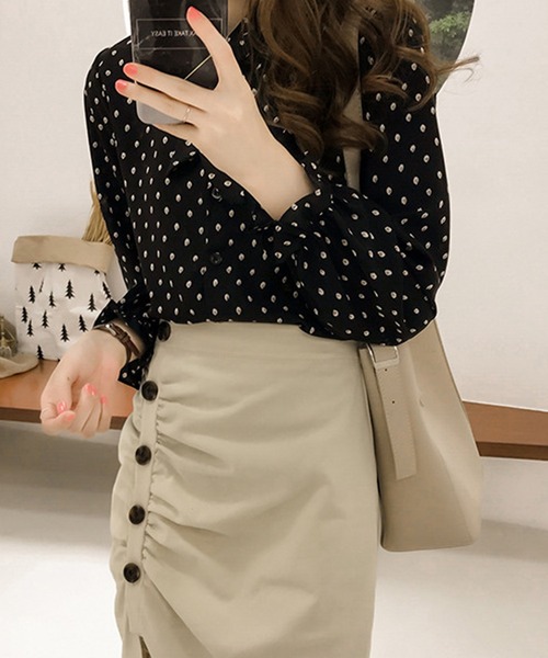 Lea sienna(リーシェンナ)の「ネックリボンのドットブラウス(シャツ/ブラウス・レディース・ホワイト/ブラック/レッド・M/XL/L)」の12枚目の写真
