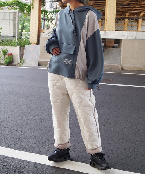 179/WG(イチナナキュウダブルジー)の「ドッキングフードプルオーバー(パーカー・レディース・グレー/オフホワイト/グリーン・FREE)」の4枚目の写真