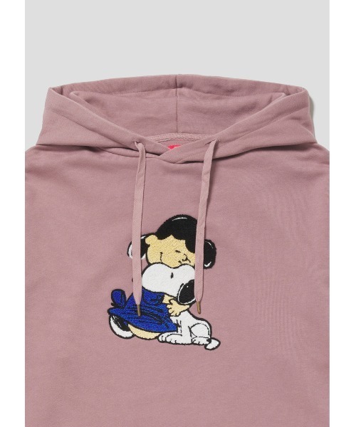 Design Tshirts Store graniph（デザイン　ティーシャツ　ストア　グラニフ）の「スヌーピーとルーシー(ピーナッツ)｜オーバーサイズパーカー（パーカー・レディース・ピンク・FREE）」の5枚目の写真