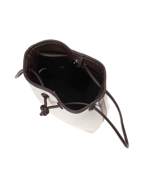 fifth（フィフス）の「パイピング切り替え巾着バッグ（ハンドバッグ・レディース・ライトベージュ/ブラウン/ブラック・MEDIUM）」の11枚目の写真