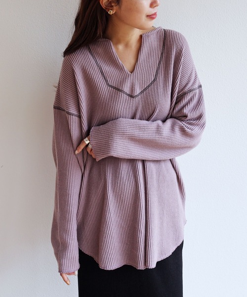 andme（アンドミー）の「起毛ワッフル長袖2wayキーネックTシャツ トップス（Tシャツ/カットソー・レディース・チャコールグレー/ベージュ/パープル/アイボリー・M）」の4枚目の写真