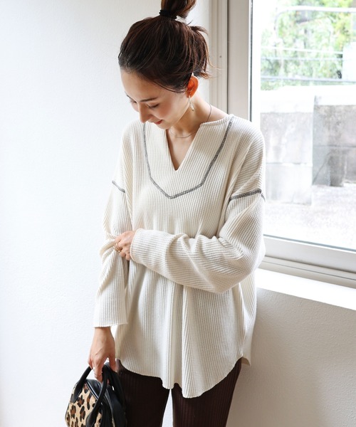 andme（アンドミー）の「起毛ワッフル長袖2wayキーネックTシャツ トップス（Tシャツ/カットソー・レディース・チャコールグレー/ベージュ/パープル/アイボリー・M）」の6枚目の写真