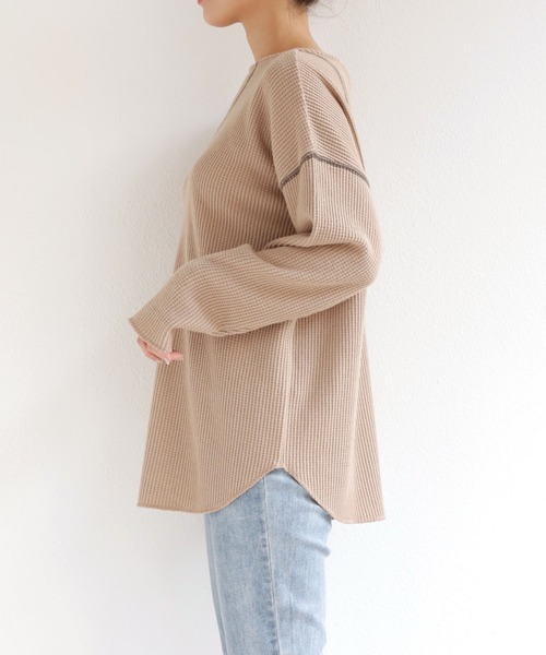 andme（アンドミー）の「起毛ワッフル長袖2wayキーネックTシャツ トップス（Tシャツ/カットソー・レディース・チャコールグレー/ベージュ/パープル/アイボリー・M）」の13枚目の写真