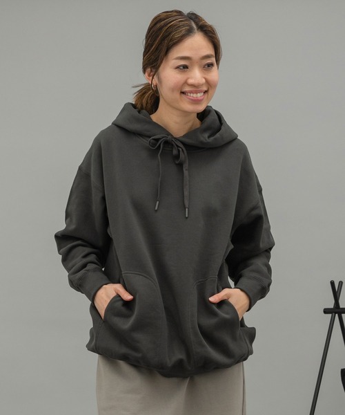 EKAL（エカル）の「EKAL　コハニングスウェットフーディー（パーカー・メンズ・チャコールグレー/ベージュ・SMALL/MEDIUM/LARGE）」の2枚目の写真