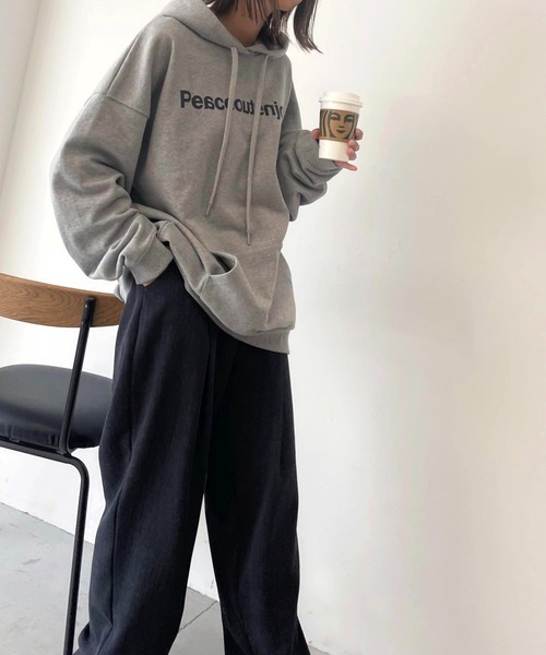 CANAL JEAN（キャナルジーン）の「PEACE OUT ENJOY(ピースアウトエンジョイ) 裏毛パーカー（パーカー・レディース・ブラック/グレー・ONE SIZE）」の13枚目の写真