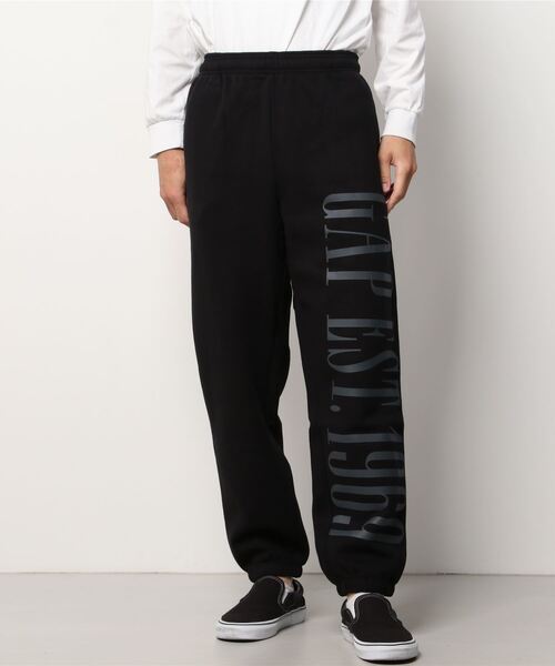 GAP(ギャップ)の「カーボナイズドフリース EST 1969 ビッグロゴ ジョガーパンツ(スウェットパンツ・メンズ・ブラック/ネイビー/グレー・L/XS/S/XXS/M/XL)」の9枚目の写真