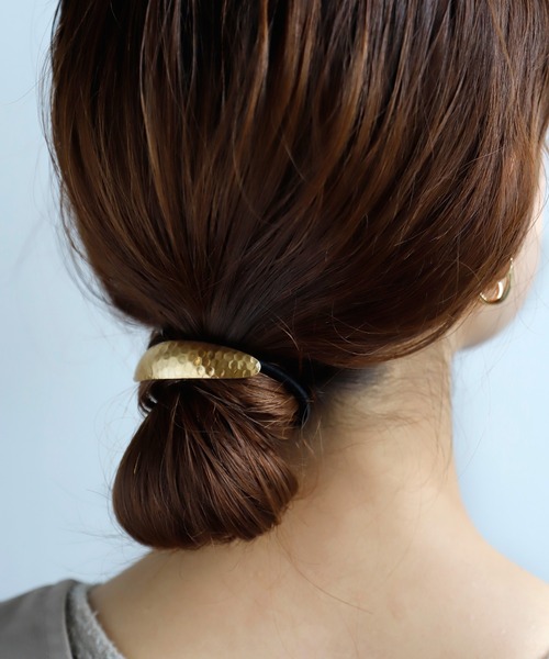 ANEMONE(アネモネ)の「メタルカーブヘアゴム(ヘアゴム・レディース・シルバー/ゴールド・FREE)」の2枚目の写真