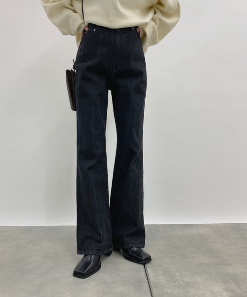 COLONY 2139(コロニートゥーワンスリーナイン)の「ストレッチセンターシムフレアデニム(その他パンツ・レディース・ブラック/インディゴブルー/グレー・MEDIUM/SMALL/LARGE)」の2枚目の写真