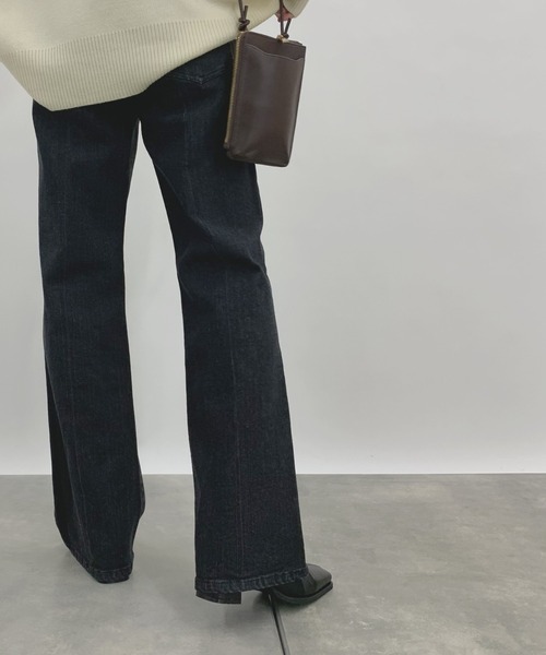 COLONY 2139(コロニートゥーワンスリーナイン)の「ストレッチセンターシムフレアデニム(その他パンツ・レディース・ブラック/インディゴブルー/グレー・MEDIUM/SMALL/LARGE)」の12枚目の写真