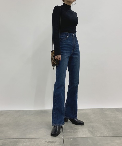 COLONY 2139(コロニートゥーワンスリーナイン)の「ストレッチセンターシムフレアデニム(その他パンツ・レディース・ブラック/インディゴブルー/グレー・MEDIUM/SMALL/LARGE)」の7枚目の写真