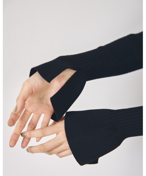 TODAYFUL（トゥデイフル）の「フレアカフリブニット（ニット/セーター・レディース・ブラック/ナチュラル・FREE）」の9枚目の写真