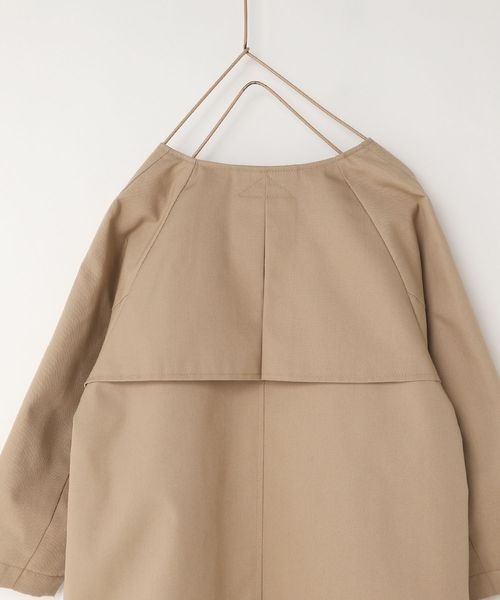 LOWRYS FARM(ローリーズファーム)の「ノーカラートレンチコート 254715(ノーカラーコート・キッズ・ベージュ/カーキ・110cm/120cm/130cm/140cm/150cm)」の4枚目の写真