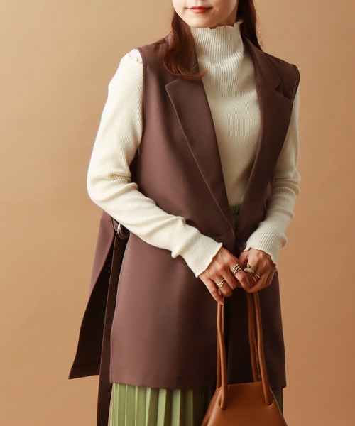 libelle more(リベル モア)の「両面ツイル サイドベルトベスト(ベスト・レディース・ブラック/アイボリー/モカ/グレイッシュベージュ/ブラウン/グリーン・M/L)」の1枚目の写真