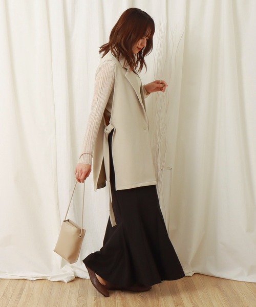 libelle more(リベル モア)の「両面ツイル サイドベルトベスト(ベスト・レディース・ブラック/アイボリー/モカ/グレイッシュベージュ/ブラウン/グリーン・M/L)」の11枚目の写真