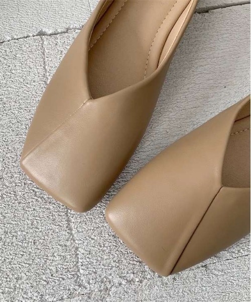 AMELY(エミリー)の「スクエアトゥスウィッチングパンプス(パンプス・レディース・カーキブラウン/ブラウン/オフホワイト/ブラック・36/38/39/35/37)」の8枚目の写真