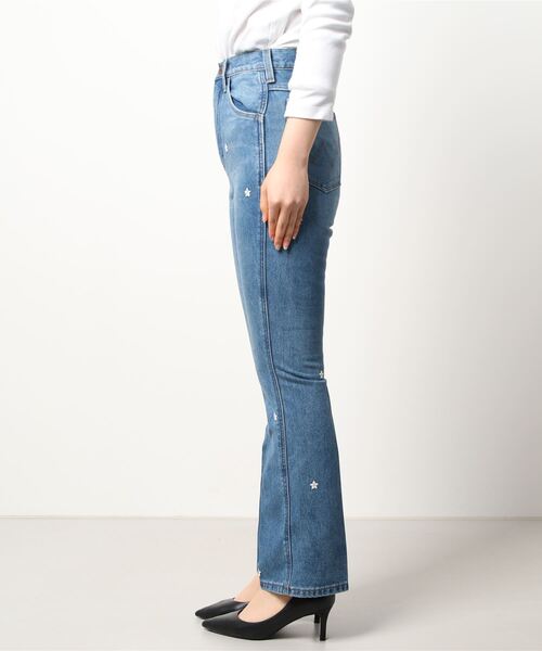 Wrangler（ラングラー）の「(WRANGLER)デニムパンツ（デニムパンツ・レディース・ブルー・XS/MEDIUM/SMALL）」の3枚目の写真