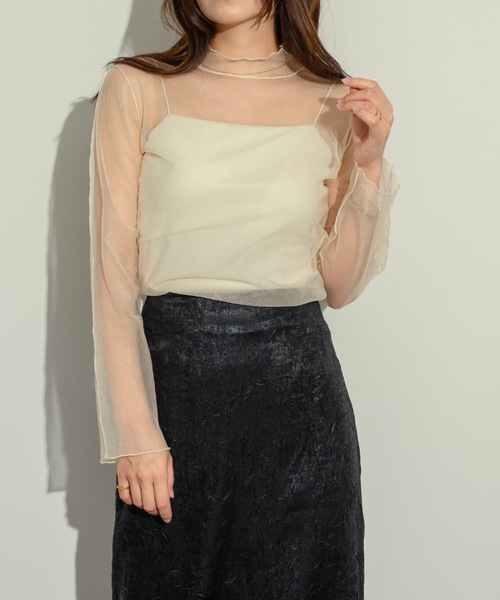 NEUNA（ヌナ）の「【大人の肌見せ＆上品な艶感。】パイピングメローシアートップス（Tシャツ/カットソー・レディース・ホワイト/イエロー/オレンジ/グレイッシュベージュ/ブラウン/ブラック・FREE）」の10枚目の写真