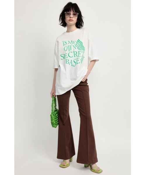 SLY（スライ）の「WAVY LOGO BIG T/SH ロゴ ビッグTシャツ（Tシャツ/カットソー・レディース・オフホワイト/ピンク/オレンジ/ブラック・FREE）」の6枚目の写真