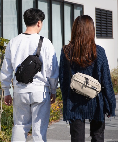 wdl.（ワームデザインラボ）の「トラベルスリムスリング Travel Slim Sling（ボディバッグ/ウエストポーチ・メンズ・ホワイト/ブラック/ベージュ/グレー・FREE）」の17枚目の写真