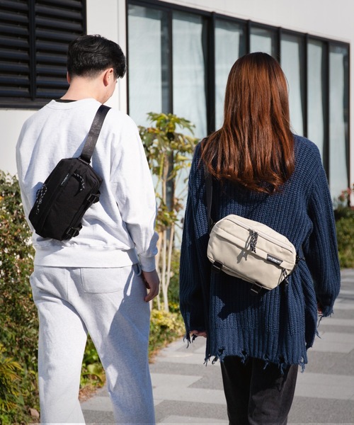 wdl.（ワームデザインラボ）の「トラベルスリムスリング Travel Slim Sling（ボディバッグ/ウエストポーチ・メンズ・ホワイト/ブラック/ベージュ/グレー・FREE）」の20枚目の写真